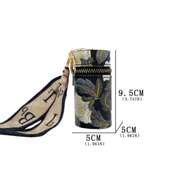 Elegant Black and Gold Keychain Pouch - Picture 3 of 5